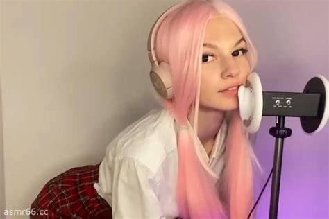 Soly ASMR striptease